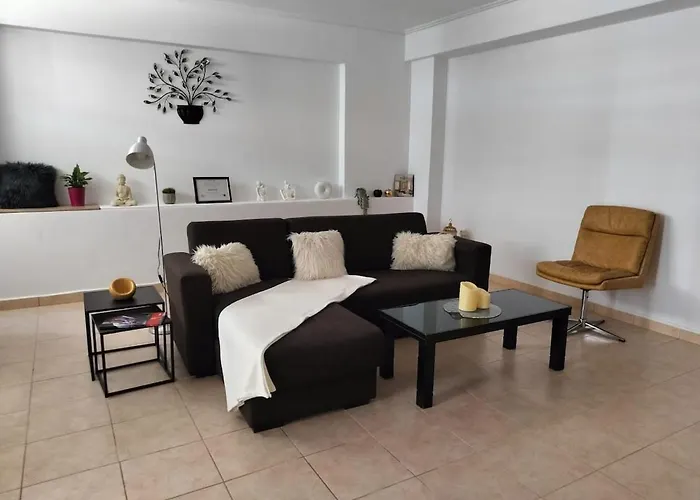 Charming Flat In Central